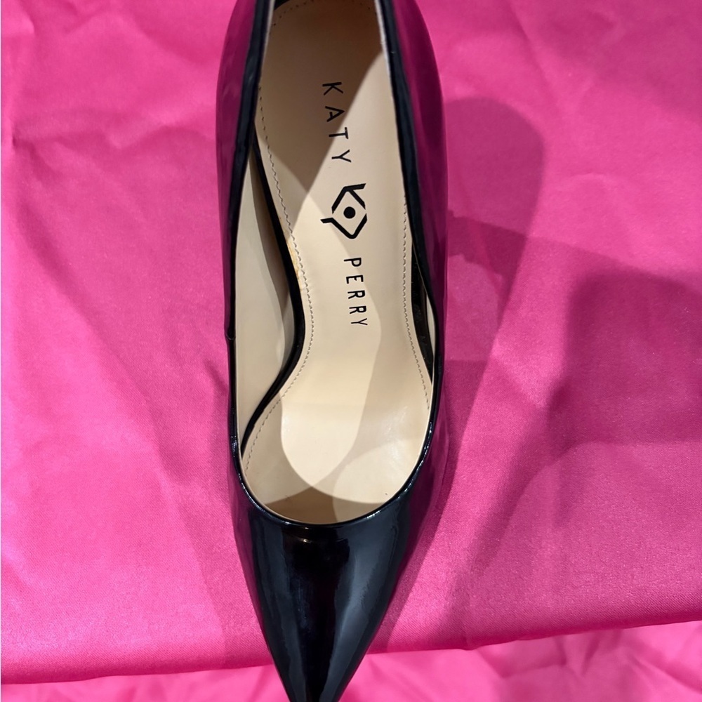 Katy Perry Collections Black Patent Pointed Toe Heels with Sculpted Block Heels - Picture 7 of 8